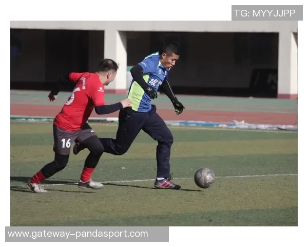 激情四溢的足球业余杯赛展现草根足球魅力与团队精神的盛宴 激情四溢的足球业余杯赛展现草根足球魅力与团队精神的盛宴