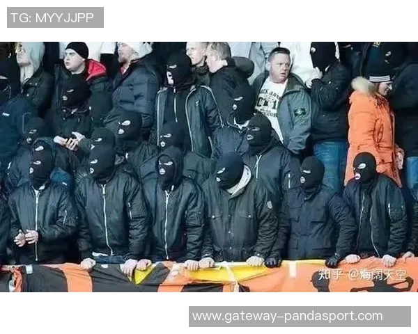 足球场上的搞笑瞬间让你笑到肚子疼的幽默故事大集合